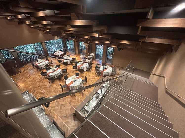 バンケット。30名〜と60名〜の2バンケで、私達は少人数だった為こちらへ。大きい方が好みでした！