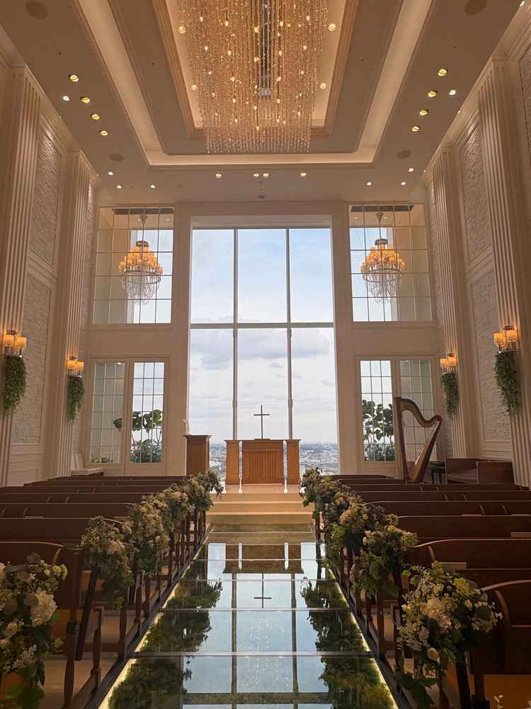 1番楽しみにしていたチャペルで、写真通り窓が大きく開放感があり綺麗でした。