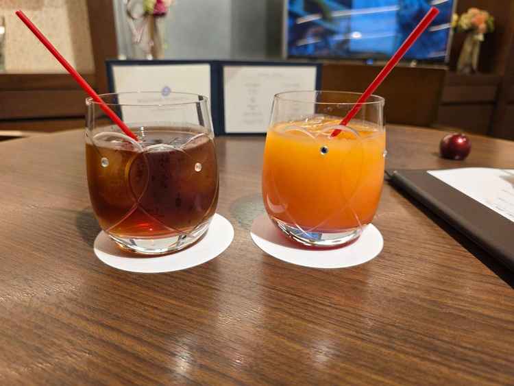 席に着くとウェルカムドリンクを頂きました。エスパルスドリンクという珍しいドリンクを頂きました。