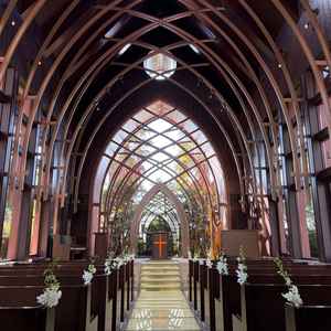 ガラスのチャペル内装