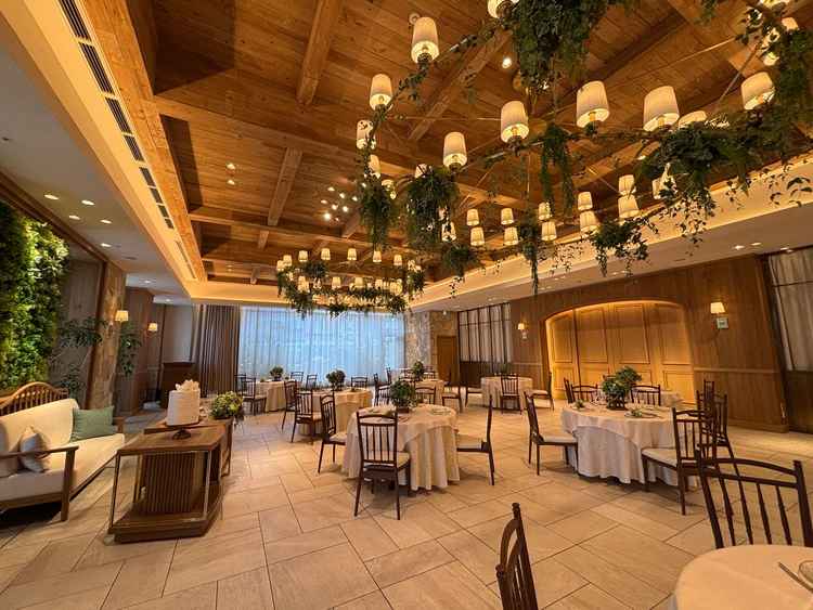 緑がたくさんな披露宴会場のVERDE CASA