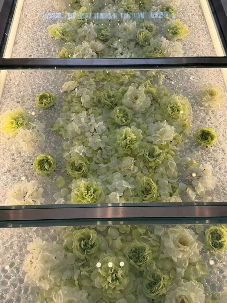 バージンロードのガラス床