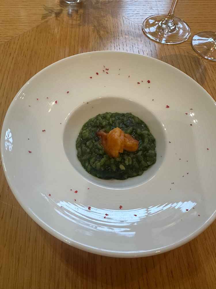 ケールのリゾット。上に乗った海老も美味しく素敵でした。