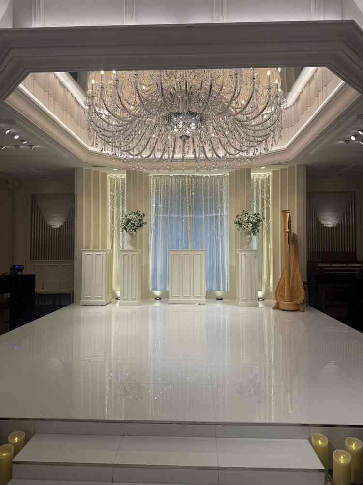 チャペルです。こちらも普通です。こだわって高額になるよりは、それが良いとも言えます。