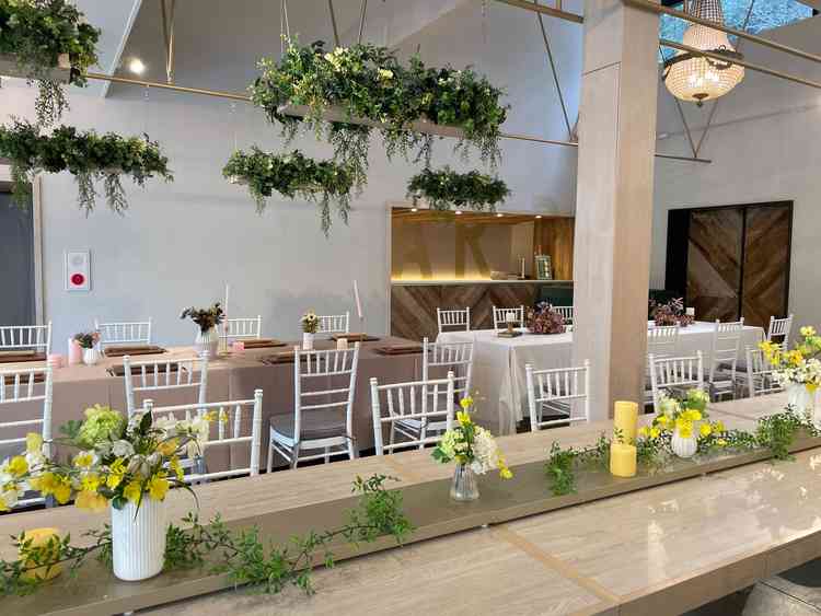 現在は簡素な仕上がりですが、花とクロスで大分変わるようです。