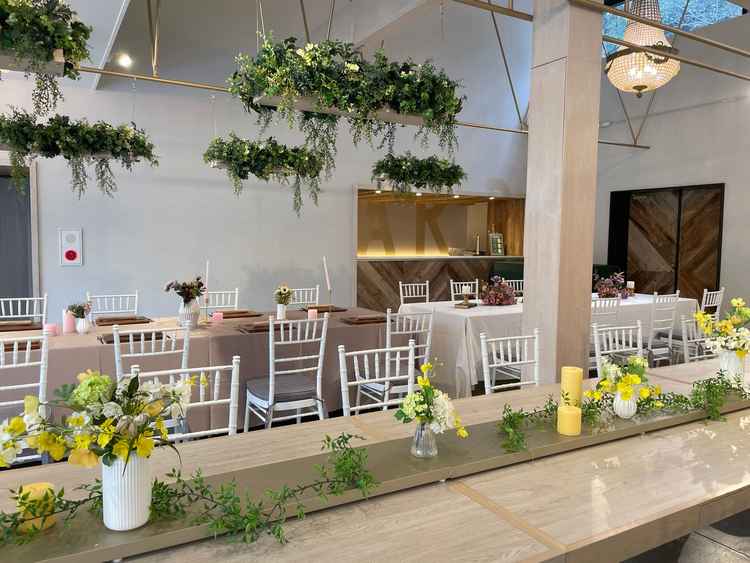 現在は簡素な仕上がりですが、花とクロスで大分変わるようです。