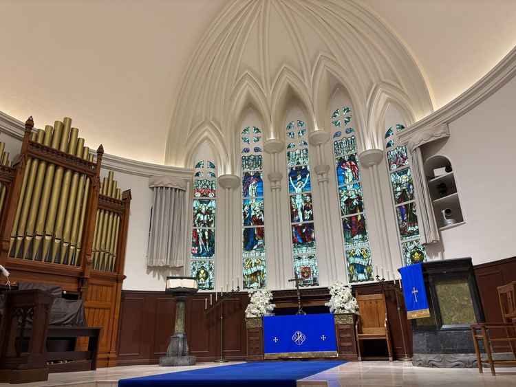 チャペルの内装です。重厚感がありました。