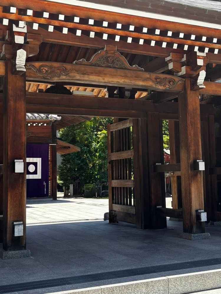 警固神社です。いつも何気なく見ていましたが実際に結婚式で利用するとなると、厳かな雰囲気にみえました。