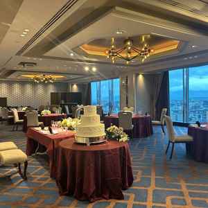 17階の披露宴会場。高さ制限のある京都の中に、特例で建てられた高層建築。