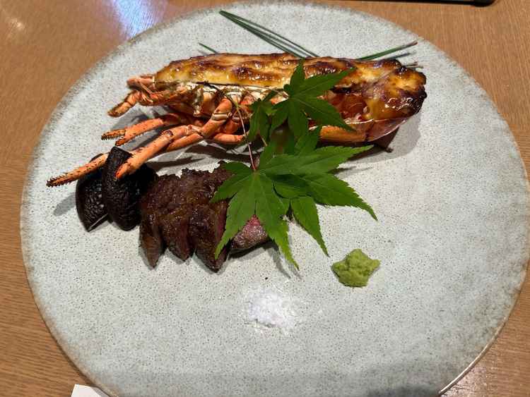 料理がとても美味しい。料理でかなり惹かれた。