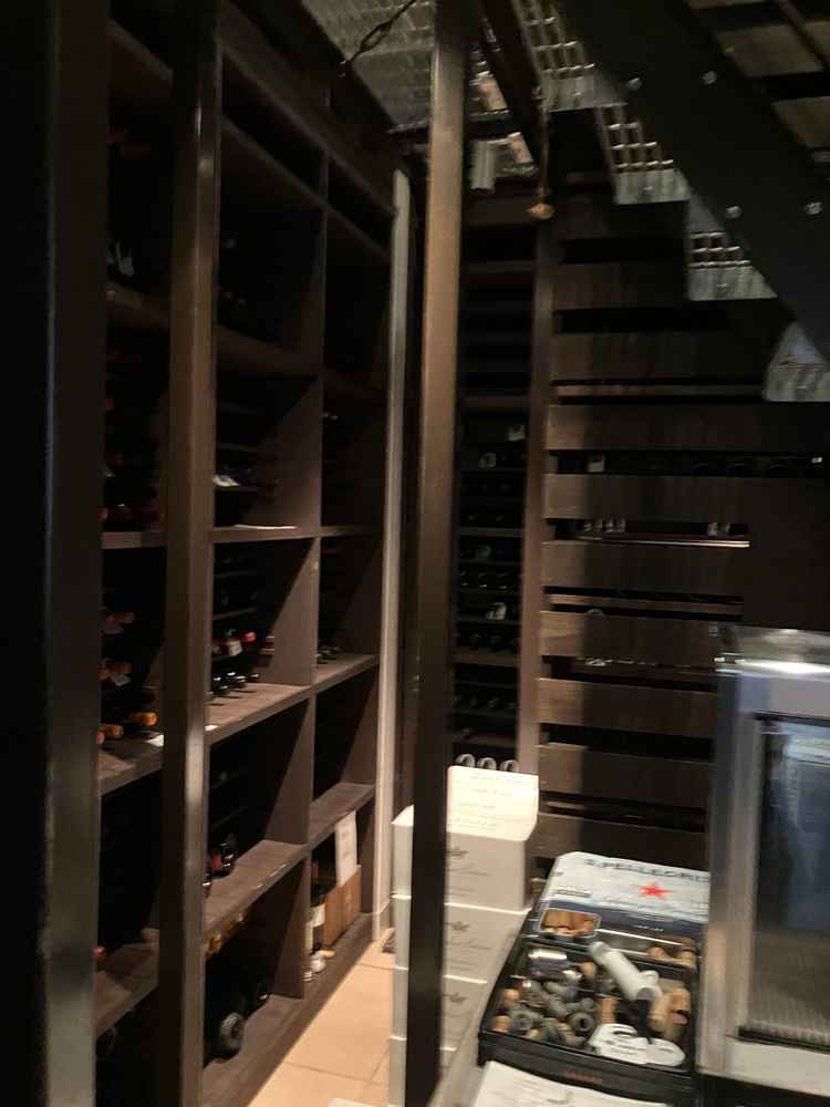 ワインセラー、何百万、高いものもあるとか