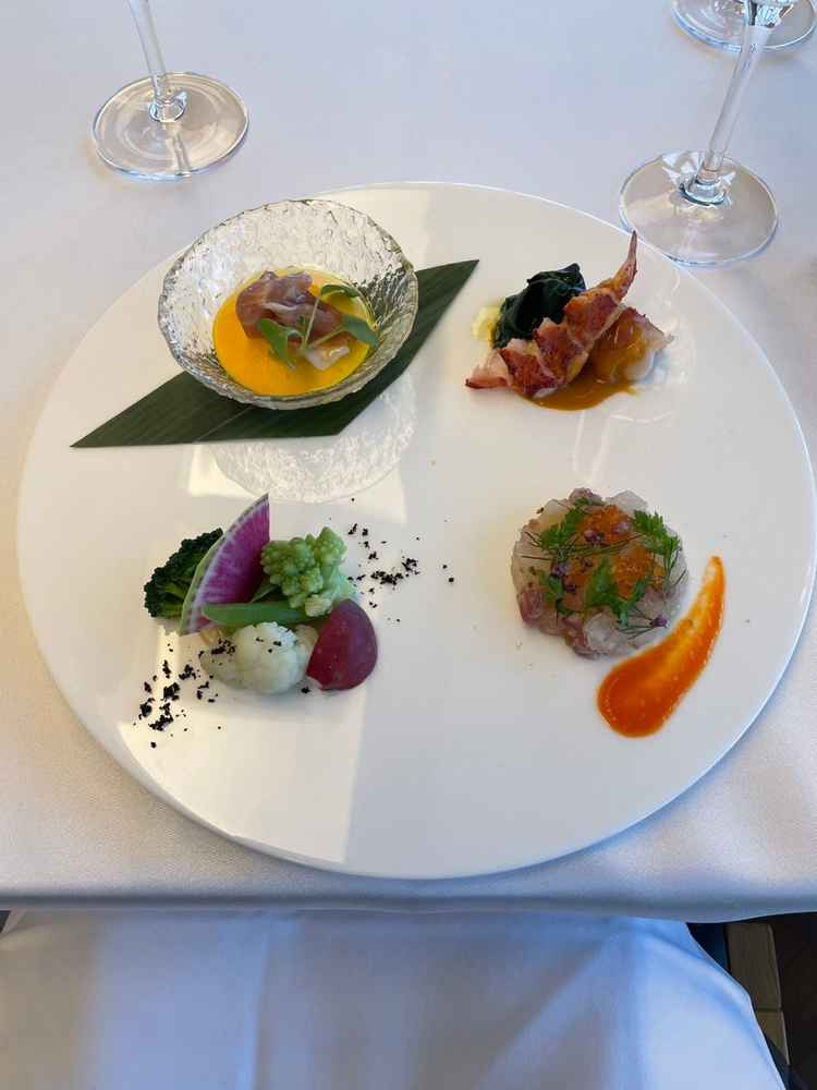 前菜です。人気のメニューを少しずついただきました。どれも絶品です。