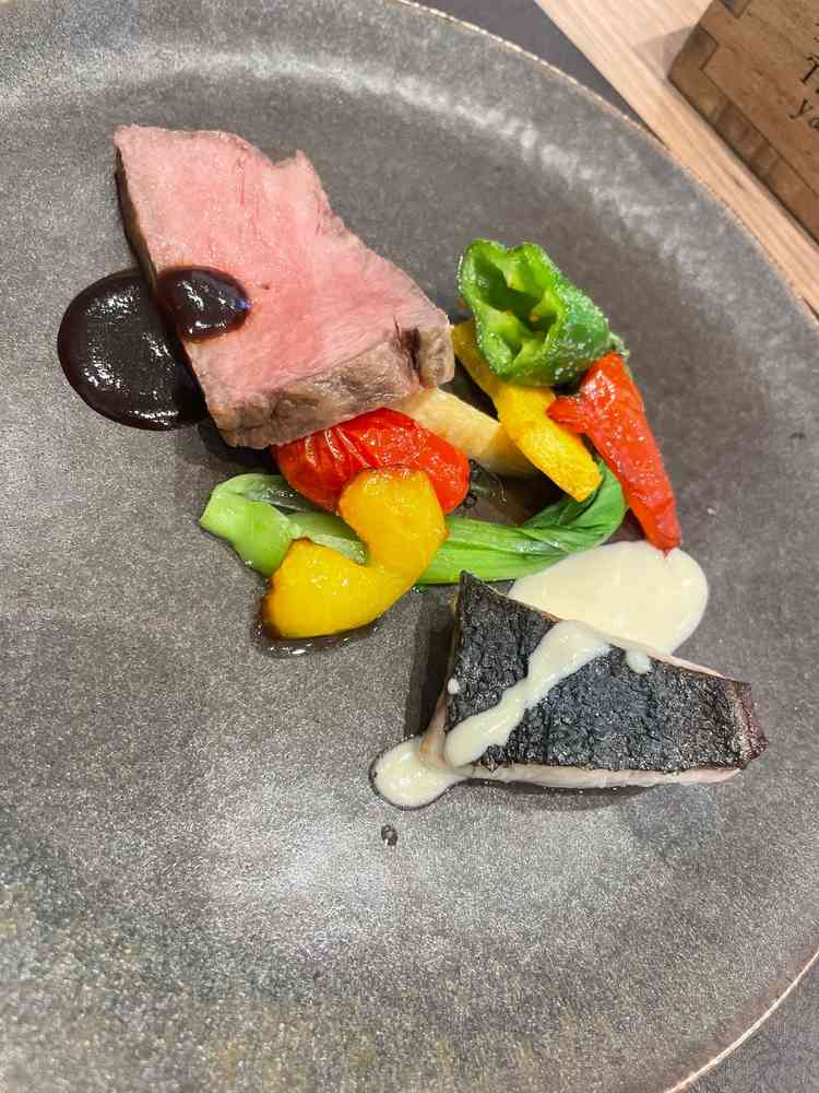 お肉も魚料理も本当に美味しかったです。