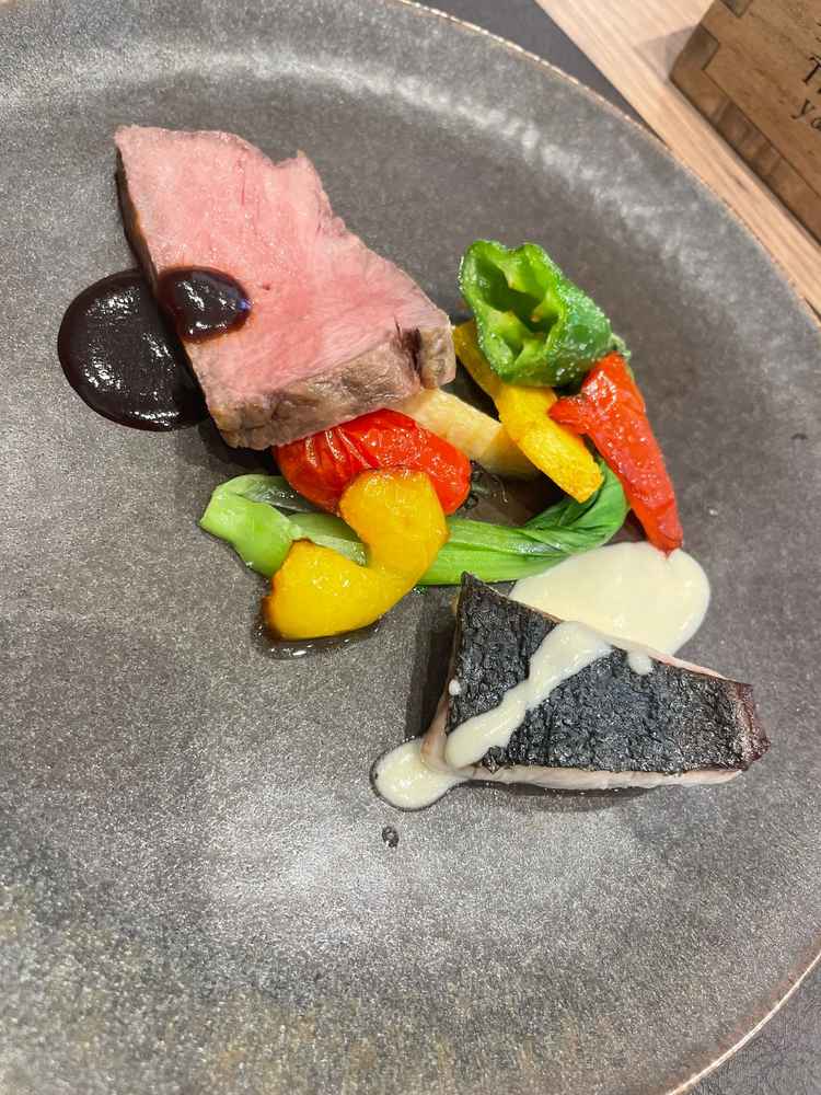 お肉も魚料理も本当に美味しかったです。