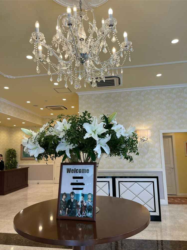 ロビーはシャンデリアがあり、煌びやかで開放感がありました。