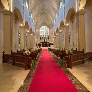 チャペルヒの扉が空いて見えた景色です。初めて見た時の感動は印象的でした。