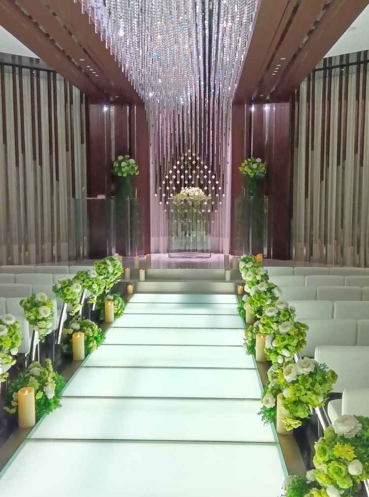 実際の目で確かめて、チャペルが素敵だと思いました。