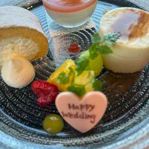 試食会のデザート。オリジナルロールケーキがとても美味しくて見栄えが可愛かったです。