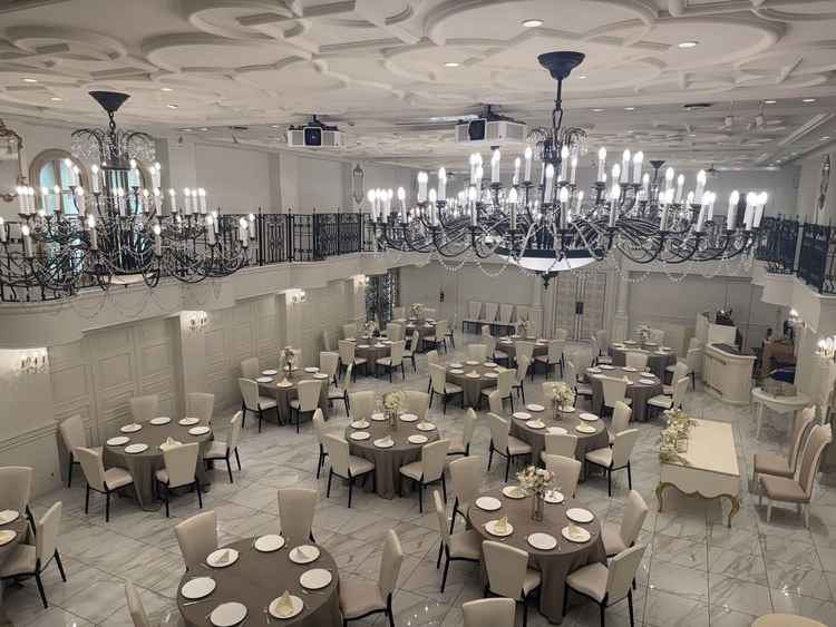 披露宴会場階段上からの眺め