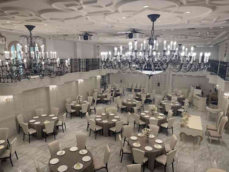 披露宴会場階段上からの眺め