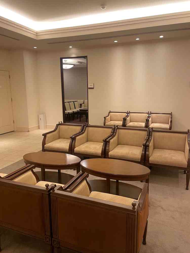 親族や友人などの控室で多くの人を呼ぶ事が可能