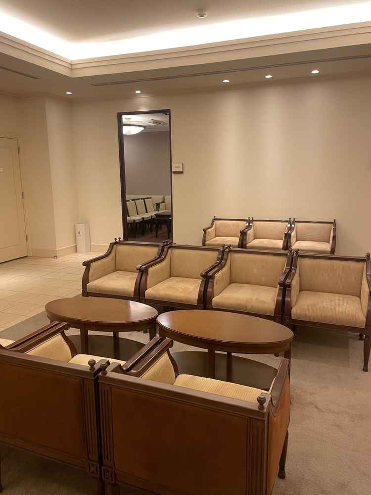 親族や友人などの控室で多くの人を呼ぶ事が可能