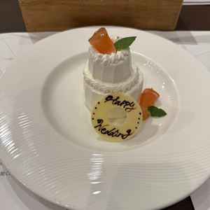 コース料理後のケーキ