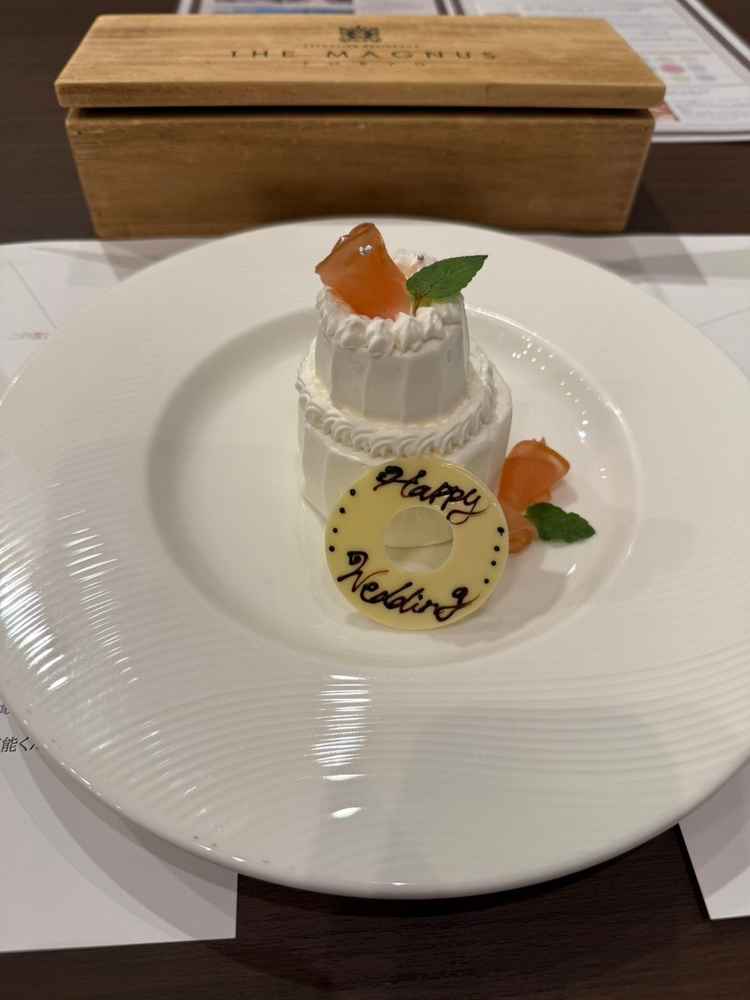 コース料理後のケーキ