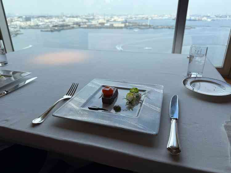 ご飯がとにかくおいしかったです！普通のフレンチでは味わえないような万人ウケするメニュー！