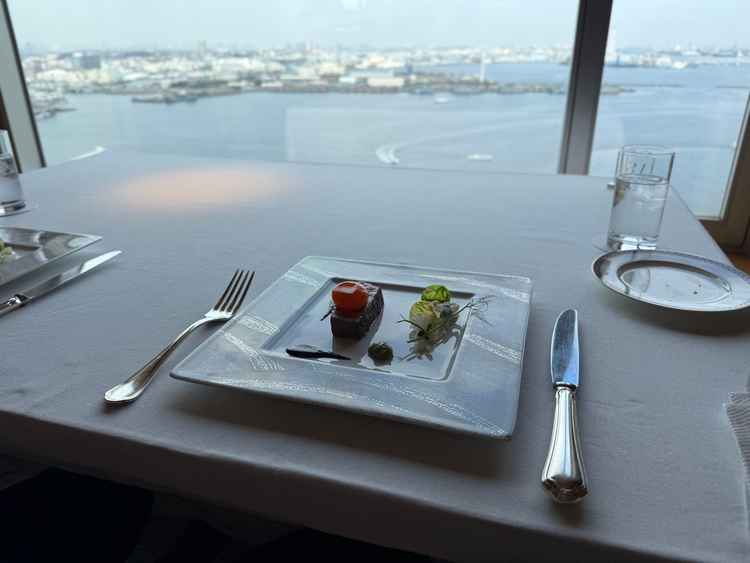 ご飯がとにかくおいしかったです！普通のフレンチでは味わえないような万人ウケするメニュー！