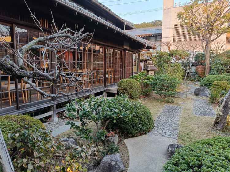 自然豊かな庭があり、フォトスポットとしても間違いないと感じました。