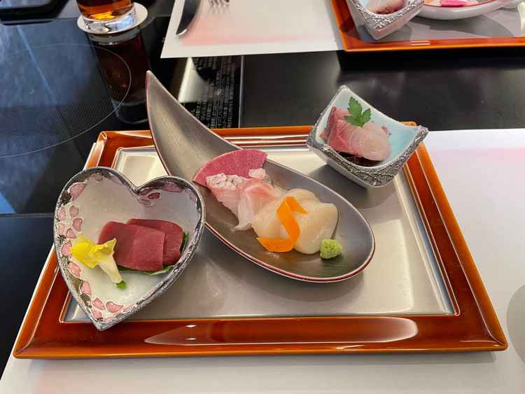 料理。おつくり。美味しかったです。