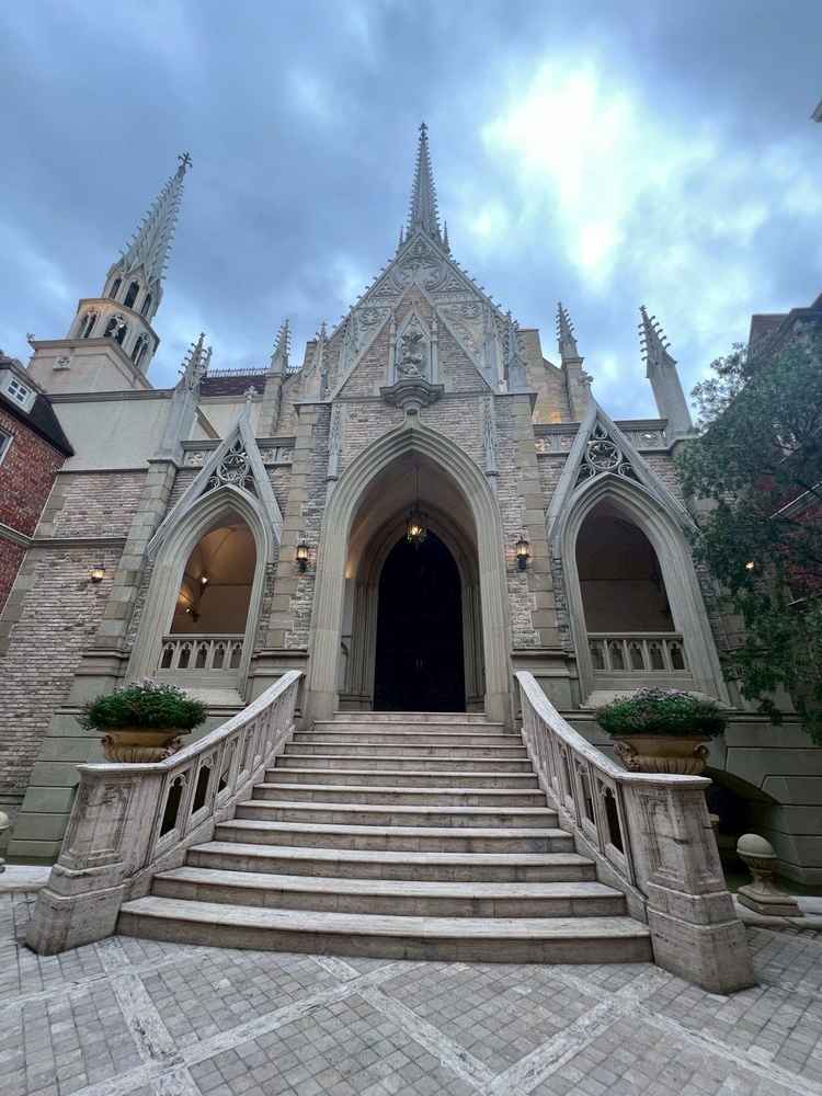 挙式を行うチャペルの外観