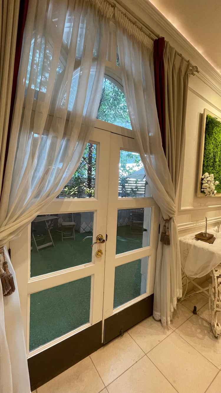 待合室奥のグリーンテラス