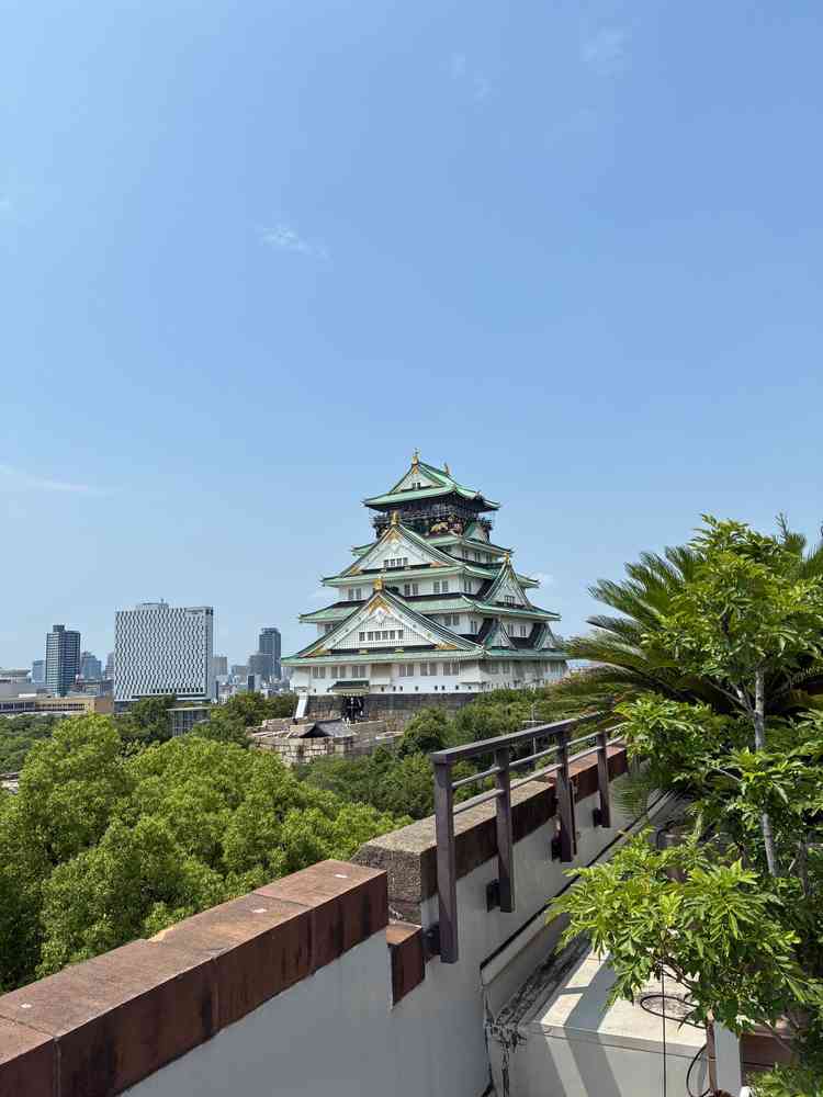 屋上には大阪城をゲストはサプライズ演出できるというところも特別感があり素敵でした！