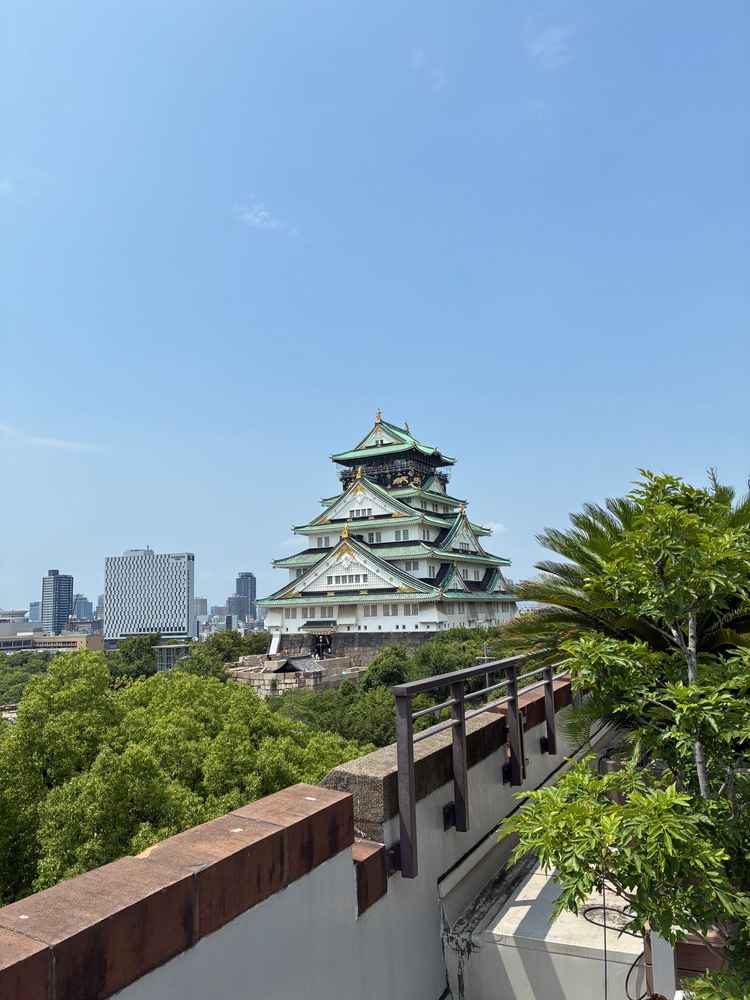 屋上には大阪城をゲストはサプライズ演出できるというところも特別感があり素敵でした！