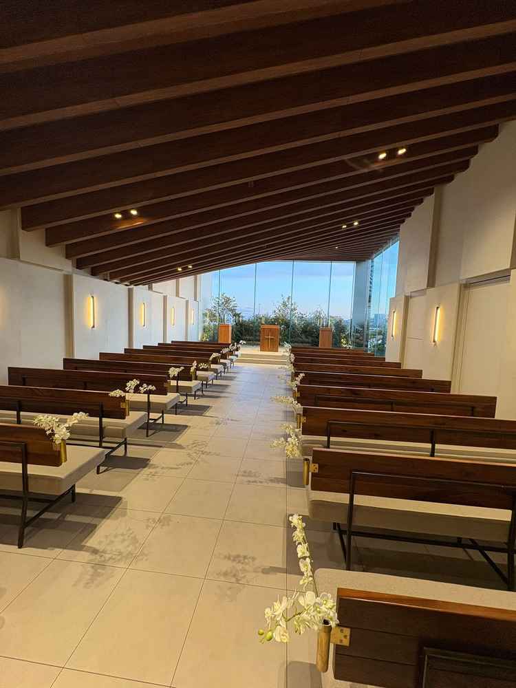 後ろから見たチャペルの写真