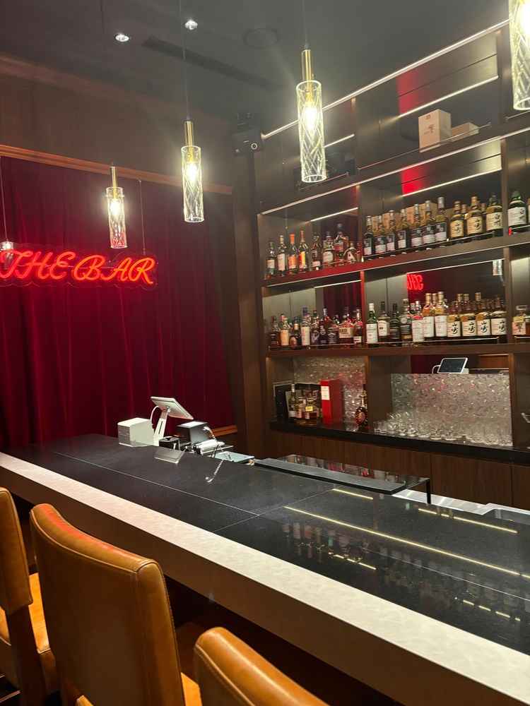 新郎新婦の控え室。普段はBARとして利用しているそうです。