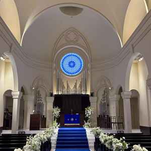 青と白を基調としたチャペルが綺麗でした。