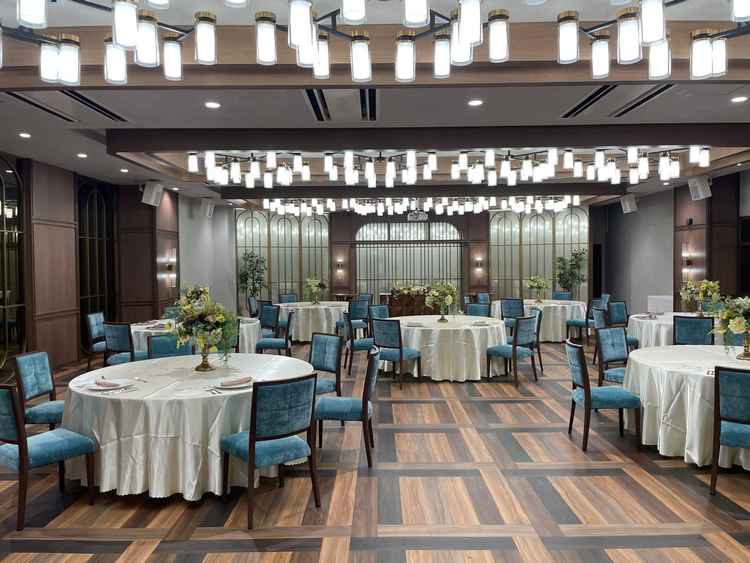 コンパクト目な披露宴会場のため、少人数に適している印象を受けました。