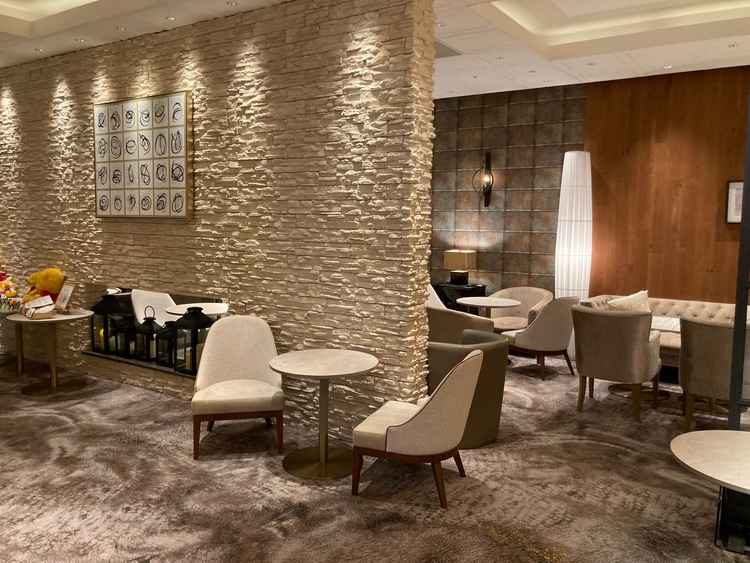 ウェルカムスペースの写真。通常時はカフェとのことで、いつでもこの場所に来れることがメリットです。