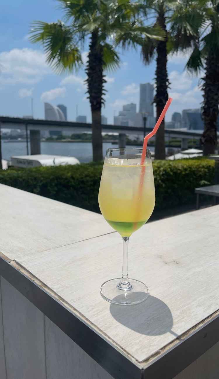 ノンアルコールカクテルをガーデンでいただく