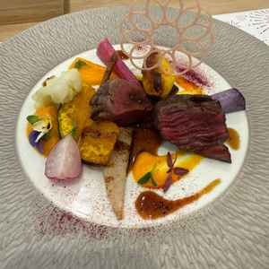 メインの肉料理もとても美味しかったです。