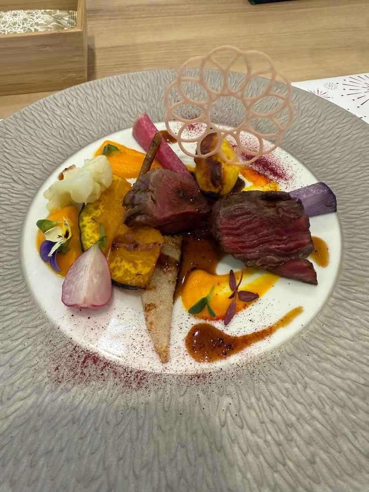 メインの肉料理もとても美味しかったです。