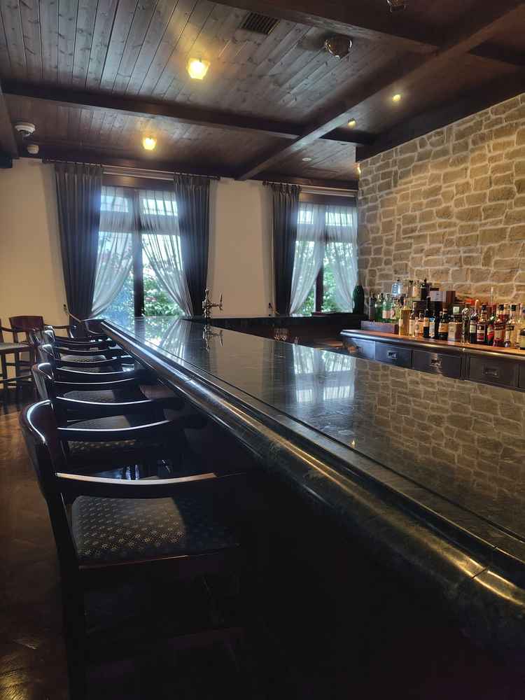 披露宴会場のバースペースカウンターです