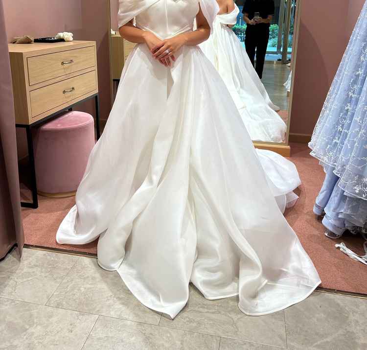 試着2ウェディングドレス