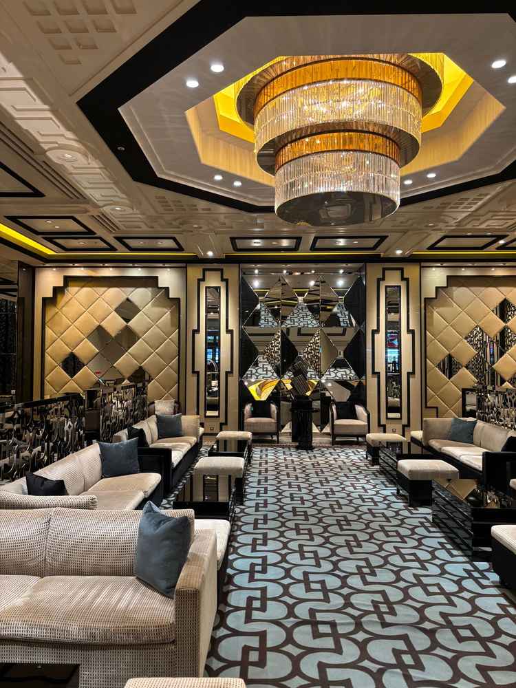 エントランスの待機場所で華やかだった。