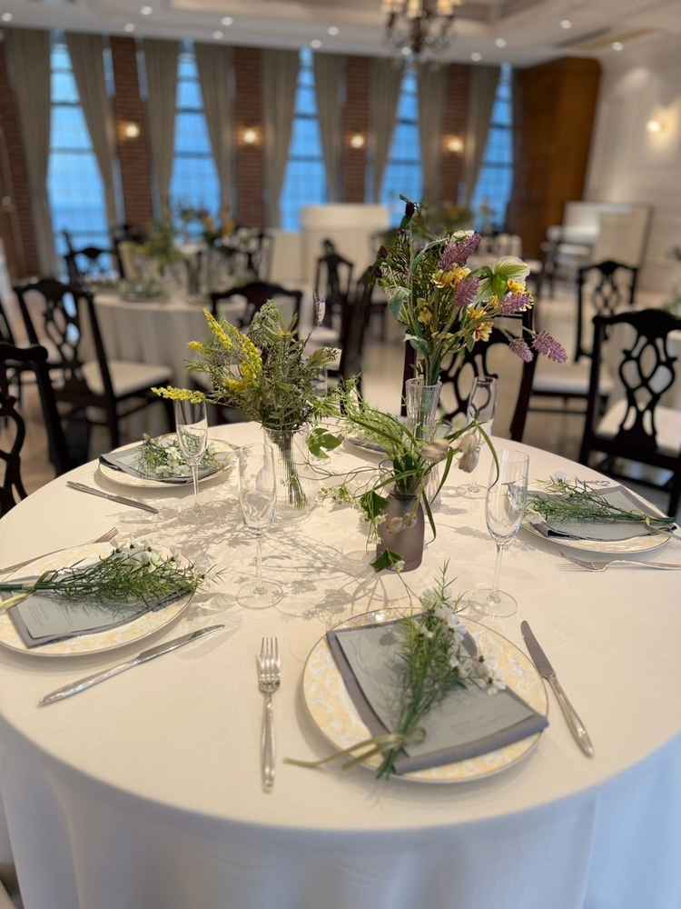 少人数の場合は丸テーブルではなく、長机にもできるそうです。