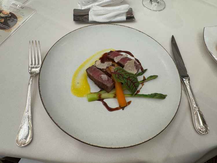 とてもお肉が柔らかく、試食は披露宴会場でさせていただいたのでとても洗練された気持ちになりました。
