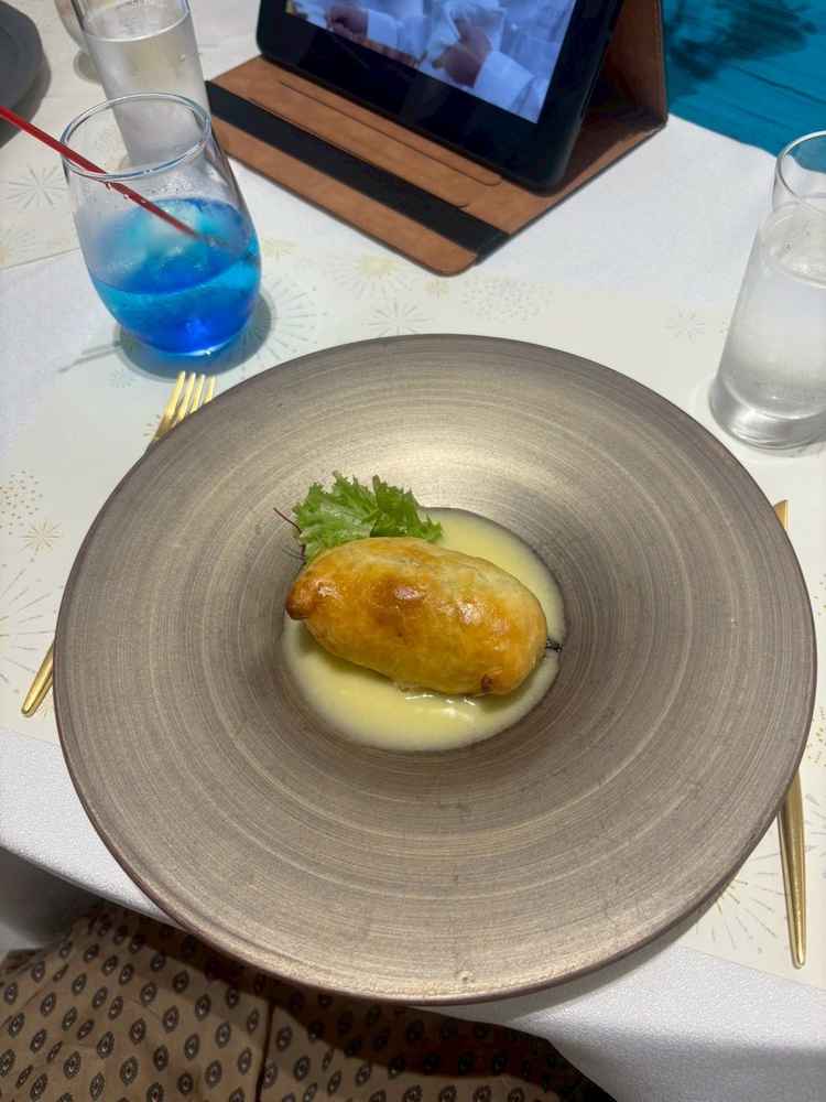 ひらめのパイ包み。暖かくて美味しかった。